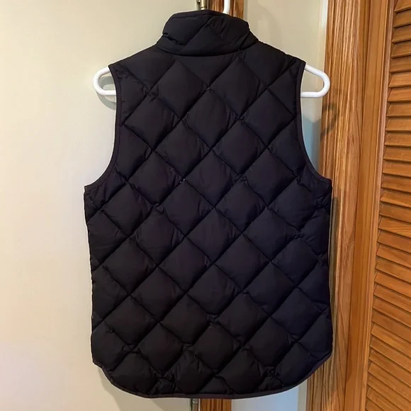 J crew women’s puffer vest - Picture 3 of 4